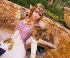 Красивая принцесса Зельда с розой в руке